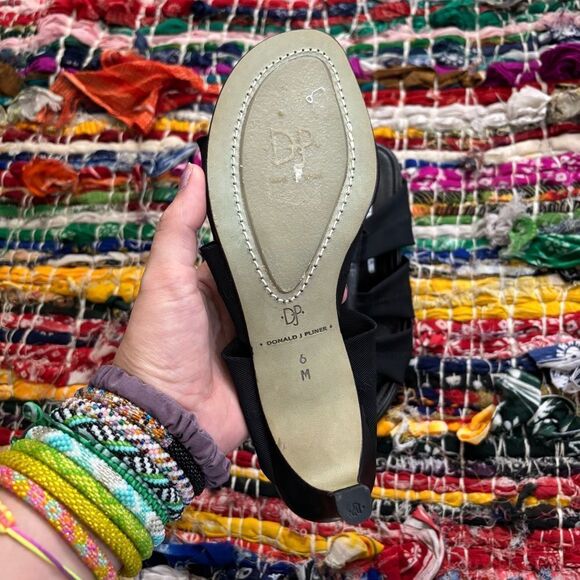 DONALD J PLINER Black Women's Sandals heel stretch comfort classic & elegant 6M - Picture 6 of 7